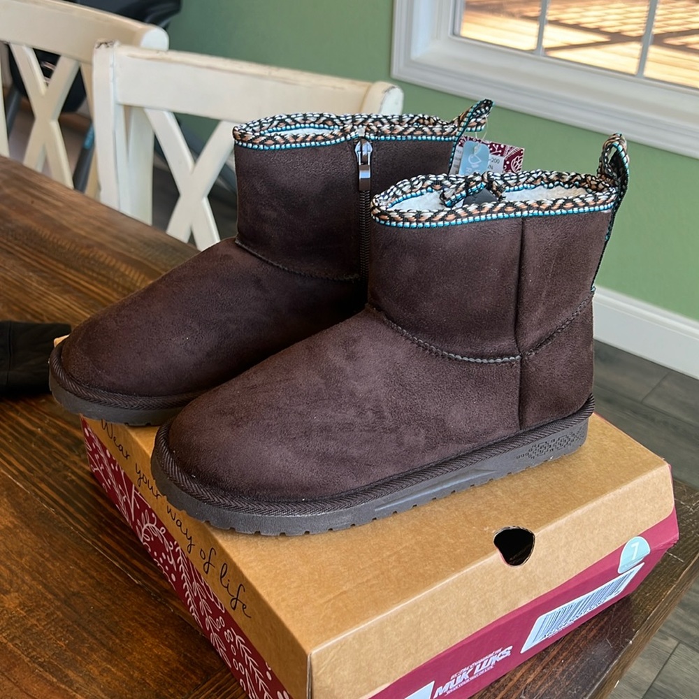 Muk Luks booties